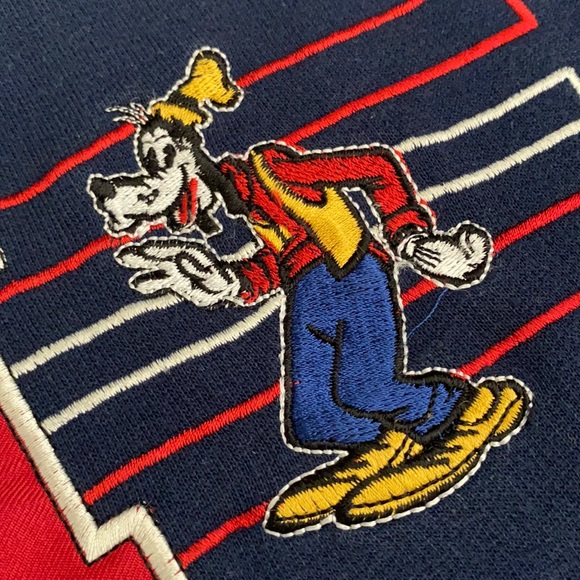 {VTG} Mickey & Co. | 90s M Collection Embroidered V-Neck Elbow Patch Sweatshirt - Picture 6 of 15